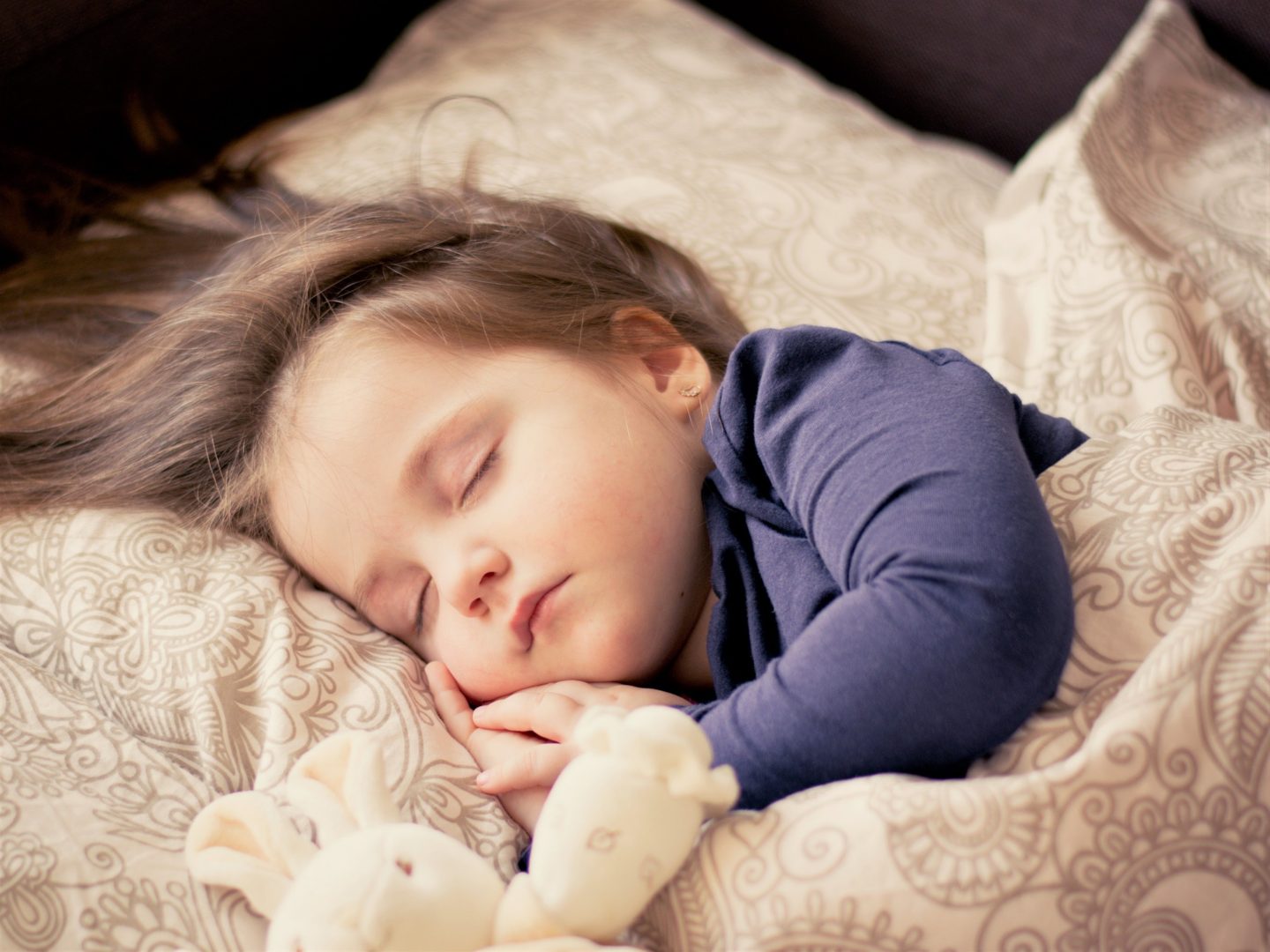 HOW TO MAKE YOUR CHILD SLEEP IN LONGER