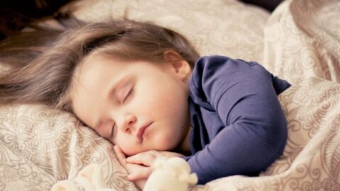 HOW TO MAKE YOUR CHILD SLEEP IN LONGER