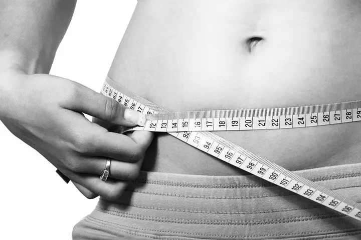 10 reasons it's impossible to lose weight once you are a mama