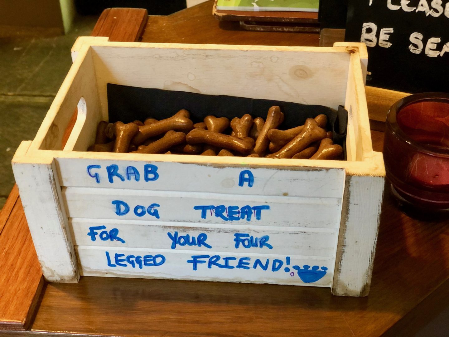 AD: Landal Sandybrook Peak District family review - a relaxing autumnal long weekend break. Free doggie treats at the Coach House Bar and Restaurant.