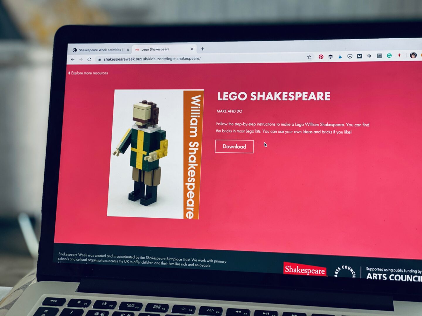 AD: Finding free arts and culture activities for kids to do at home with Fantastic for Families - Lego Shakespeare