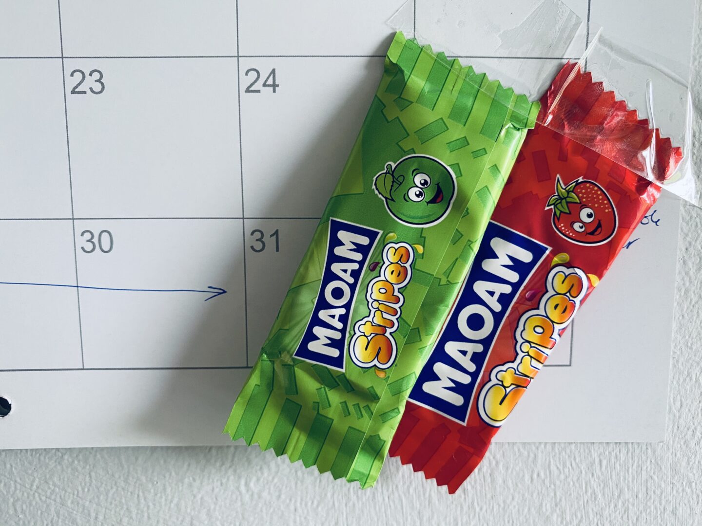 Some Maoam stuck to a calendar