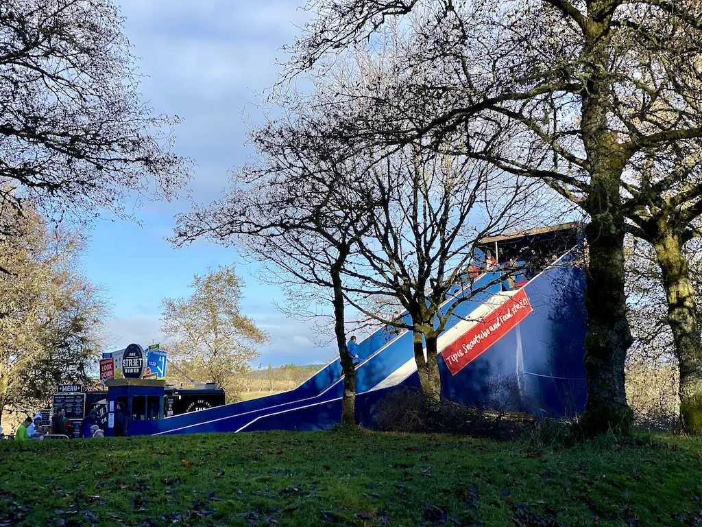 A large blue ramp with a big white slide 