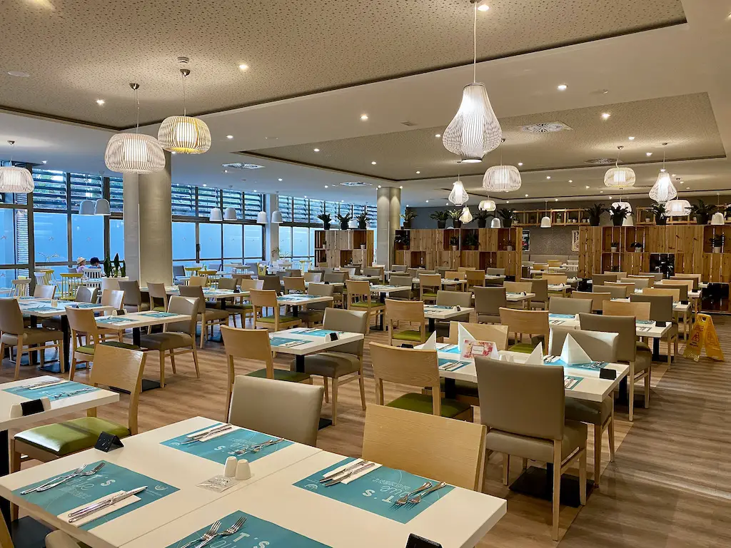 Abora Interclub Atlantic by Lopesan main restaurant